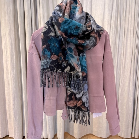 Floral Wrap Scarf Fringe Hem, NEW - Picture 5 of 9